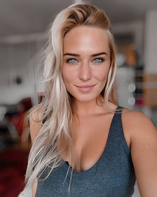 eva_mikulski instagram photos 18