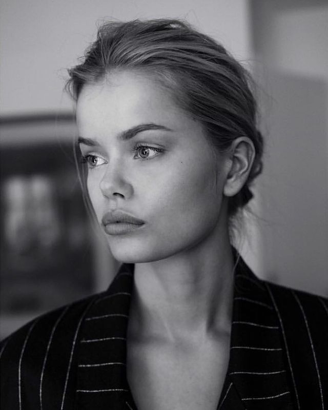 frida_aasen instagram photos 74