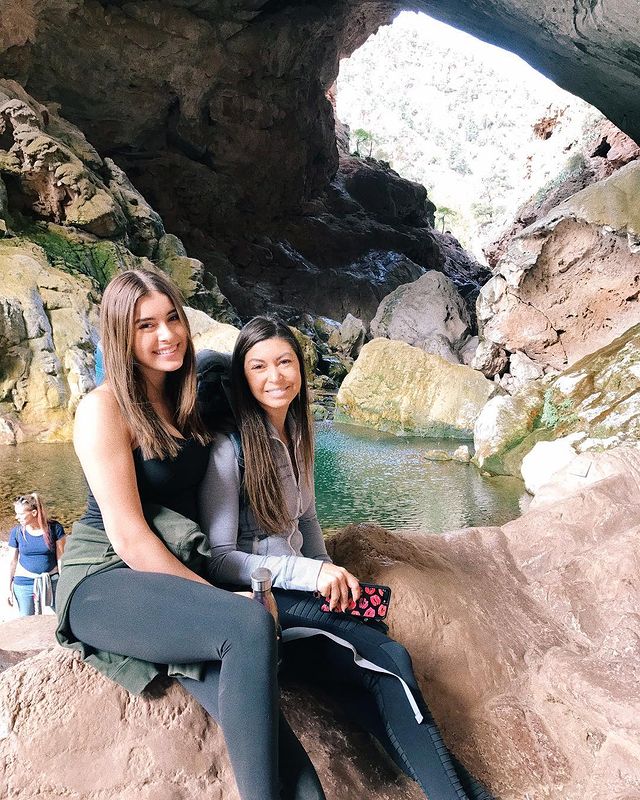 kalanihilliker instagram photos 132