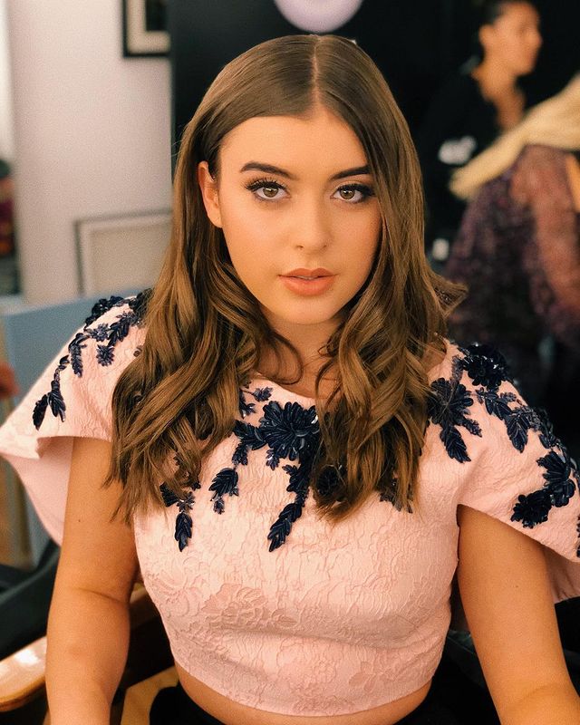 kalanihilliker instagram photos 22